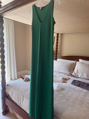 Boston Proper Sleeveless V-Neck Emerald Maxi Dress